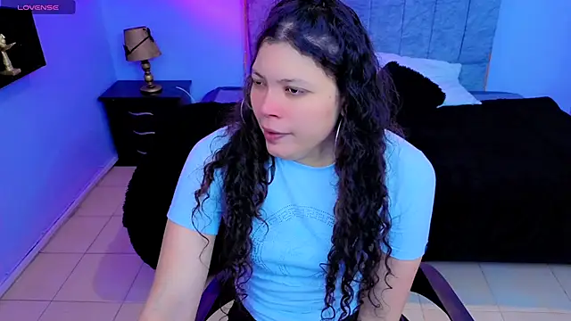 Lana stone  online show from October 28, 2025, 3:43 am