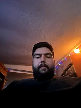 bigdickgio6923 online show from November 11, 2025, 5:40 am