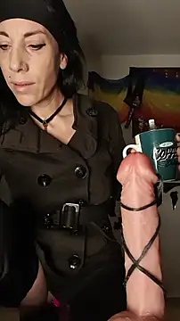 freyamoret online show from November 19, 2025, 4:45 am