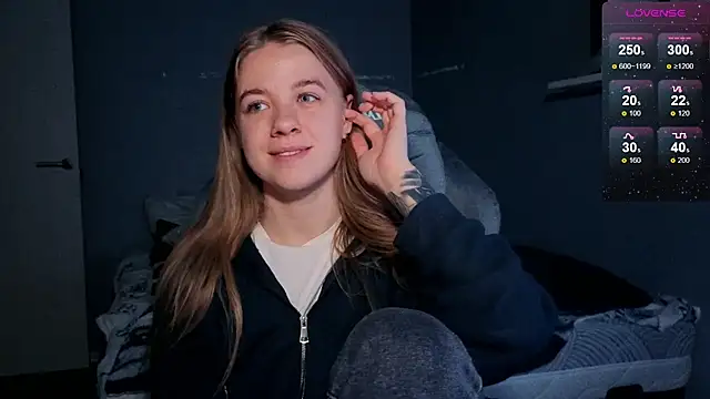 candy maggie online show from November 6, 2025, 3:02 pm