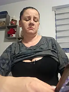 KristenVega online show from March 19, 2025, 4:55 pm