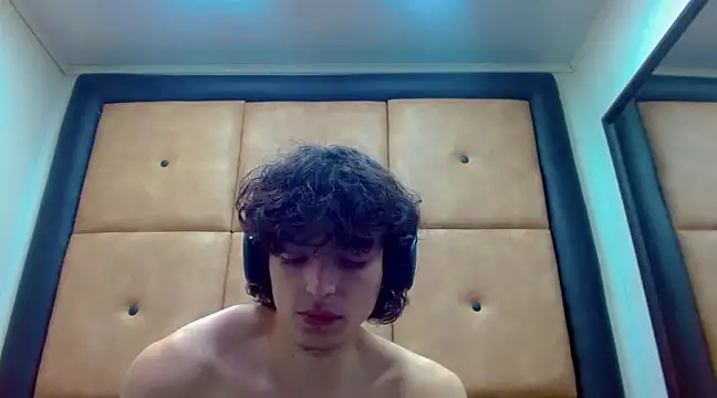 Sr BonnyEthan online show from December 17, 2024, 1:38 pm