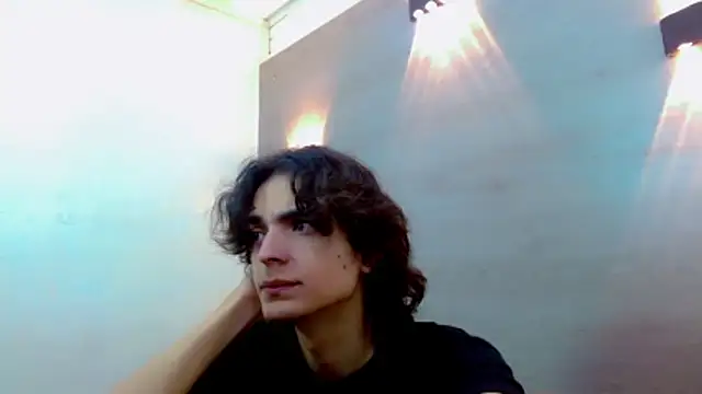 Sr BonnyEthan online show from October 27, 2025, 1:26 pm