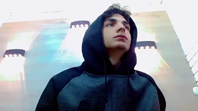 Sr BonnyEthan online show from November 26, 2025, 1:56 pm