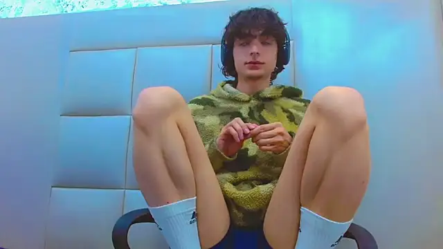 Sr BonnyEthan online show from February 24, 2026, 12:58 pm