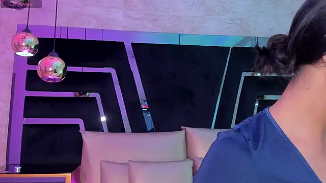 DaraBeckett online show from November 9, 2025, 11:52 am