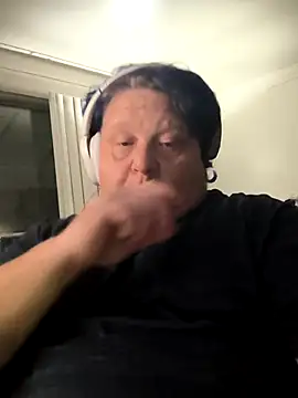 jrsexy83 online show from January 7, 2026, 8:17 am