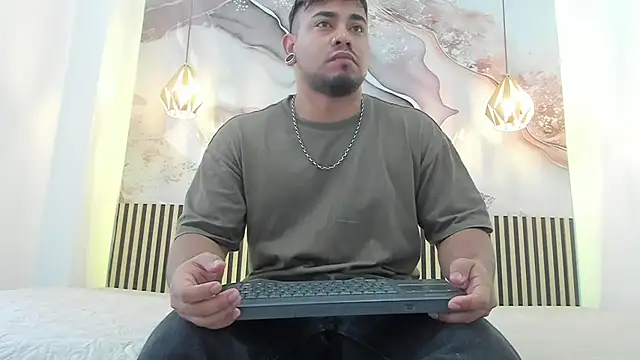 BrianMalonee online show from November 7, 2025, 12:05 pm