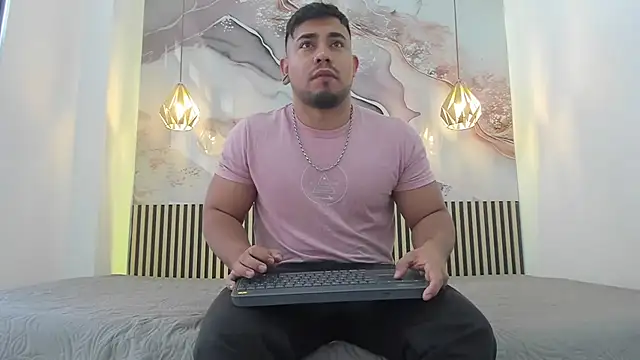 BrianMalonee online show from November 8, 2025, 12:38 pm