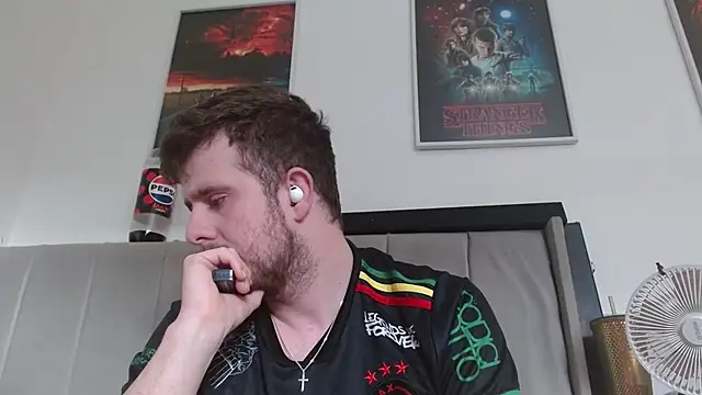 maxy49 online show from November 11, 2025, 12:49 pm