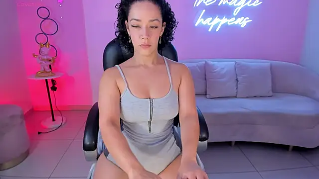 Snapshot of AlessaRomero chatting on February 4, 2025, 10:24 pm AlessaRomero online show from February 4, 2025, 10:24 pm