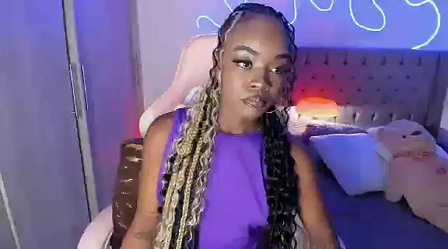 Snapshot of Miss_westt_ chatting on December 14, 2024, 6:56 am Miss westt  online show from December 14, 2024, 6:56 am