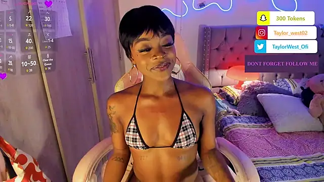 Snapshot of Miss_westt_ chatting on September 19, 2025, 9:00 am Miss westt  online show from September 19, 2025, 9:00 am