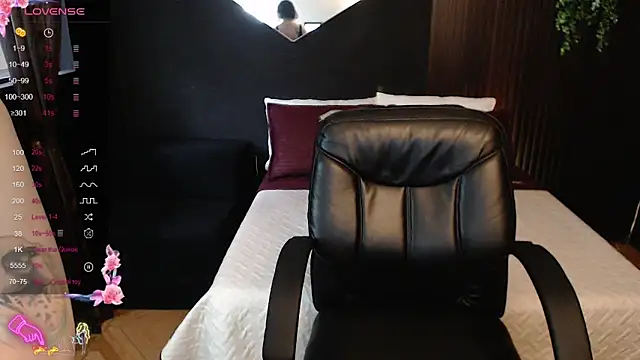 pretty cristal69 online show from April 11, 2026, 11:58 am