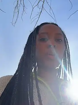 Your Paris online show from March 1, 2025, 6:21 pm