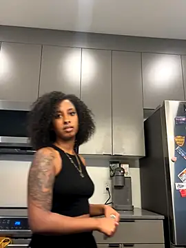 Your Paris online show from October 26, 2025, 11:42 pm