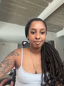 Your Paris online show from December 5, 2025, 5:20 pm