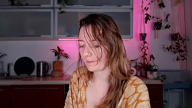 Elly Helly online show from December 7, 2024, 8:38 pm