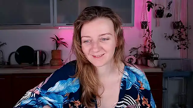 Elly Helly online show from December 8, 2024, 8:04 pm