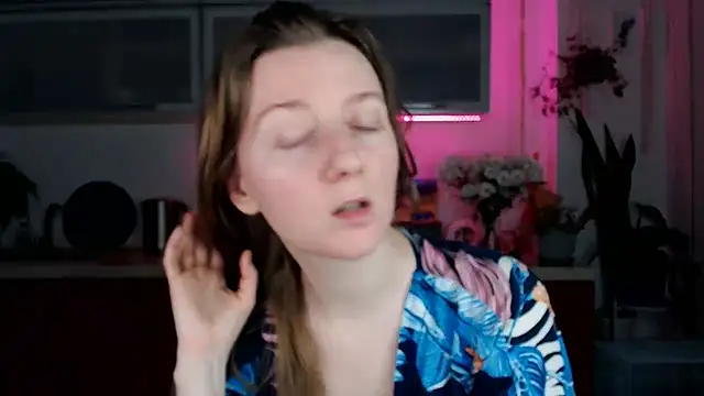 Elly Helly online show from February 27, 2025, 7:15 pm