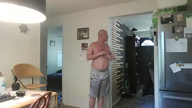 Snapshot of keiferkriss chatting on October 16, 2025, 5:36 pm keiferkriss online show from October 16, 2025, 5:36 pm