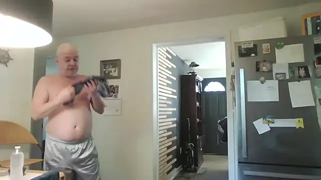 Snapshot of keiferkriss chatting on October 18, 2025, 5:57 pm keiferkriss online show from October 18, 2025, 5:57 pm