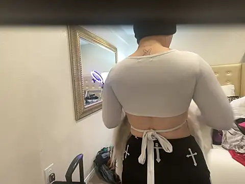 Snapshot of tatted-bitty chatting on March 14, 2025, 7:59 am tatted-bitty online show from March 14, 2025, 7:59 am