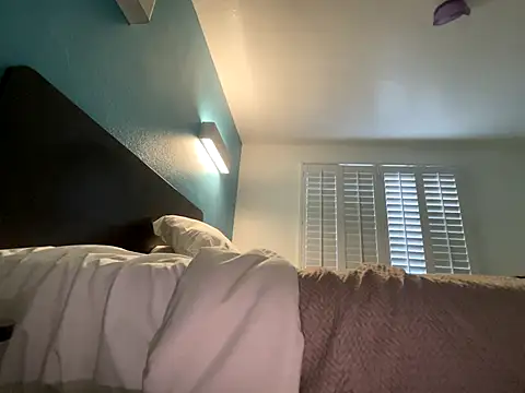 Snapshot of tatted-bitty chatting on October 3, 2025, 1:02 am tatted-bitty online show from October 3, 2025, 1:02 am