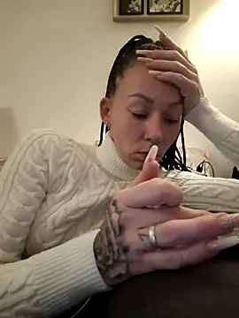 Snapshot of Scherana chatting on December 9, 2024, 7:18 pm Scherana online show from December 9, 2024, 7:18 pm