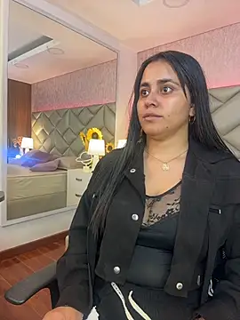 Brenda Garcia online show from November 28, 2025, 8:22 pm