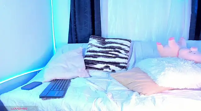 Josep Davies online show from February 18, 2025, 11:19 pm