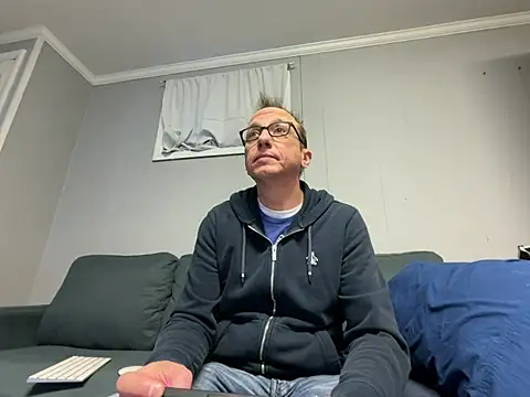 mouser21212 online show from January 28, 2025, 5:35 pm