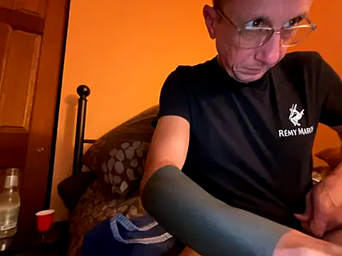 mouser21212 online show from September 9, 2025, 9:58 pm