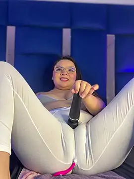 alice love052 online show from March 4, 2026, 5:02 am