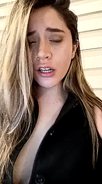 maliciaworld online show from December 18, 2024, 12:21 am