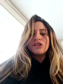 maliciaworld online show from January 19, 2025, 6:32 pm