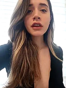 maliciaworld online show from February 11, 2025, 5:07 pm