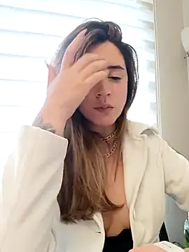 maliciaworld online show from March 11, 2025, 8:20 pm