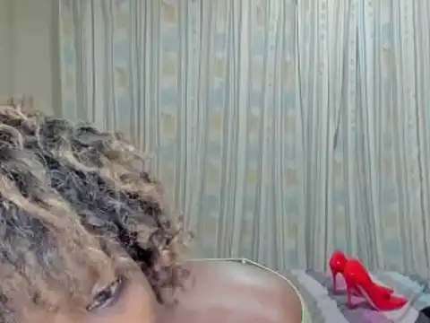 AfricanSquirtingQueen online show from October 12, 2025, 6:40 pm