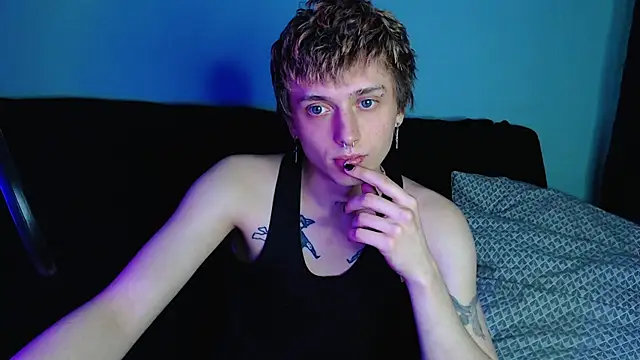 axxxturel online show from February 14, 2025, 7:33 pm