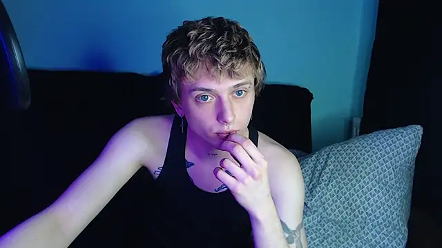 axxxturel online show from February 22, 2025, 3:01 am