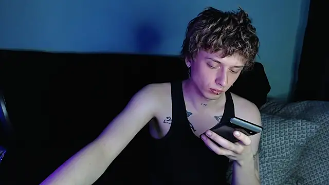 axxxturel online show from March 17, 2025, 8:19 pm