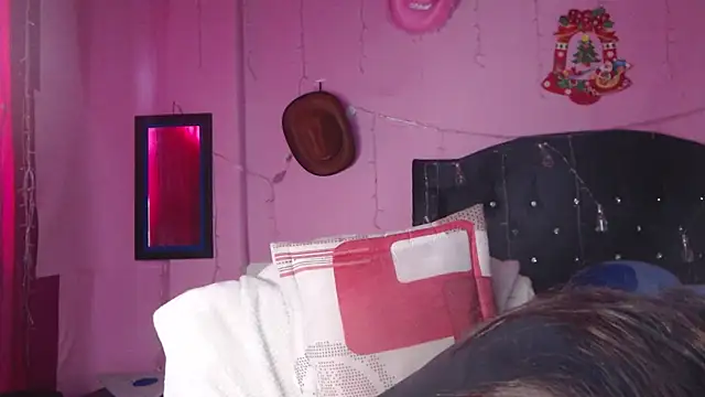 NikkiRous  online show from October 3, 2025, 1:19 pm