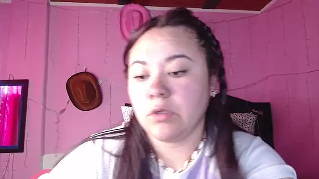 NikkiRous  online show from December 5, 2025, 1:09 pm