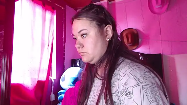 NikkiRous  online show from February 3, 2026, 2:11 pm