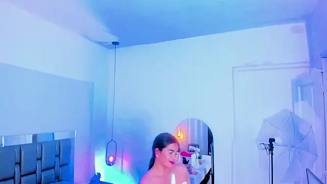 Emily Gil1 online show from February 21, 2025, 1:22 pm