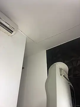 Snapshot of Ema_azel chatting on December 20, 2024, 1:43 pm Ema azel online show from December 20, 2024, 1:43 pm