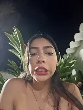 Snapshot of Ema_azel chatting on January 17, 2025, 10:11 am Ema azel online show from January 17, 2025, 10:11 am