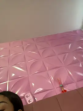 Snapshot of Ema_azel chatting on February 12, 2025, 1:37 pm Ema azel online show from February 12, 2025, 1:37 pm