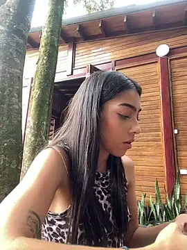 Snapshot of Ema_azel chatting on February 17, 2025, 5:21 pm Ema azel online show from February 17, 2025, 5:21 pm